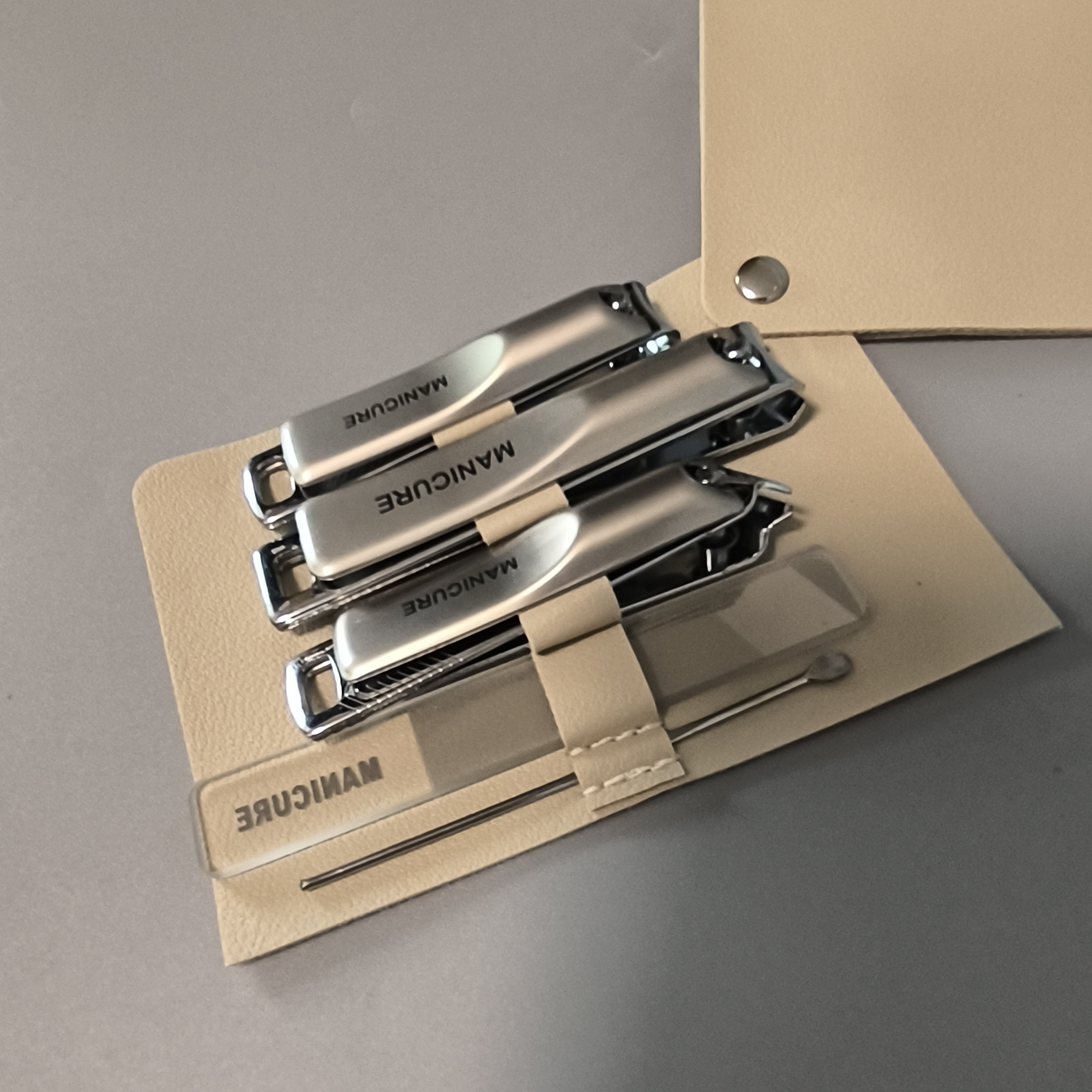 Manicure Set | 3 Nail Clippers + File + Ear Pick